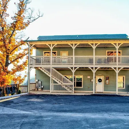 Southern Comfort Lodge-In Pigeon Forge, Sleeps 18-7Br 6Ba Luxury Cabin, W Free Attraction Ticket!